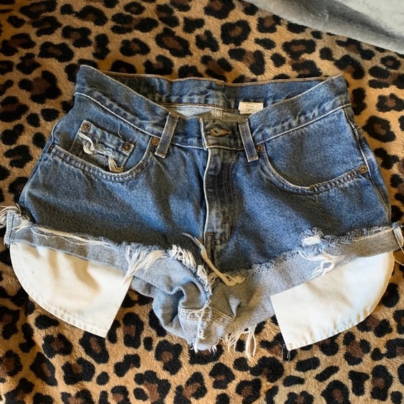Levi shorts - Picture 2 of 4